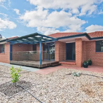 BRADDON CENTRAL CONVENIENCE