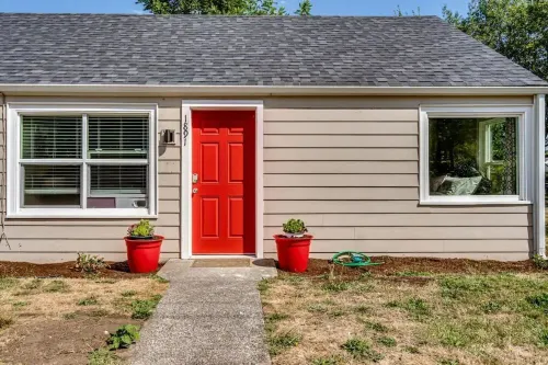 Remodeled 2 bdrm duplex near the U of O