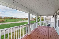 PURE MICHIGAN RETREAT-close to beaches, golf, downtown St. Joe & more!
