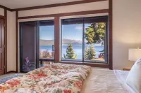 Luxury Re-modeled Lake Front, Stunning Views - Private beaches, piers, hiking