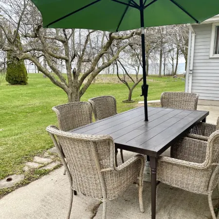 Roomy Quiet Home Overlooking Lake Michigan