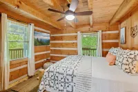 Boho Chic Cabin: Hot Tub - Mountain Views - Free Early Checkin - Prime Location