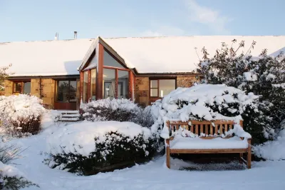 Mungo s Well cottage.  Log burner. Conservatory  On 1 level.  3 miles from Kelso
