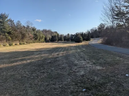 Quiet 3 BR 1.5 Bath Duplex Near 5 Colleges, Connecticut River, and Hiking Trails