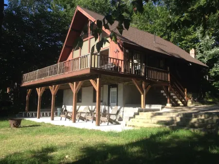 Fabulous Mountain View Chalet close to Everything in North Conway.  Pet Friendly Отели в г. Glen