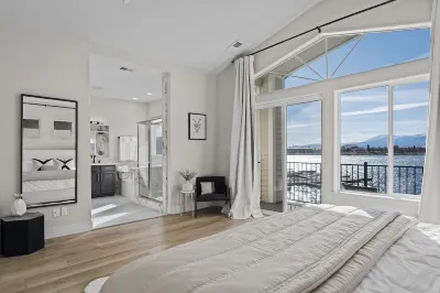 Modern Marina Lake Home with Amazing Views