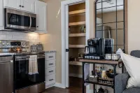 The Eagle's Nest:  A Charming Oasis Minutes from Decatur Square