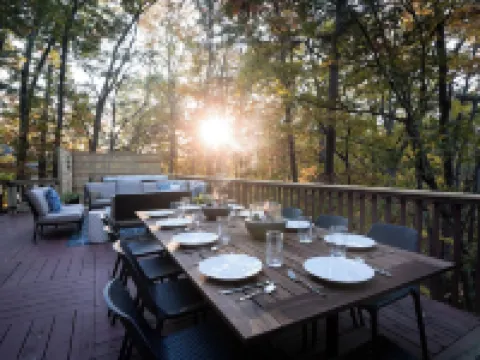 6BR Modern Massanutten Chalet with Hot Tub, Sauna Hotels in McGaheysville