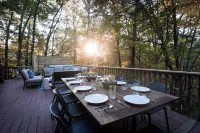 6BR Modern Massanutten Chalet with Hot Tub, Sauna