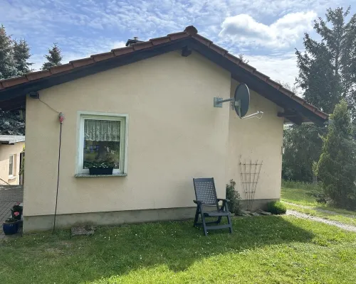 Idyllisches Ferienhaus im Grünen Hotels in Weida