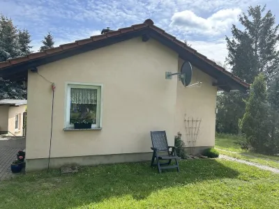 Idyllisches Ferienhaus im Grünen Hotels in der Nähe von Weida Mitte