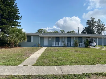 Cute House in a great location!