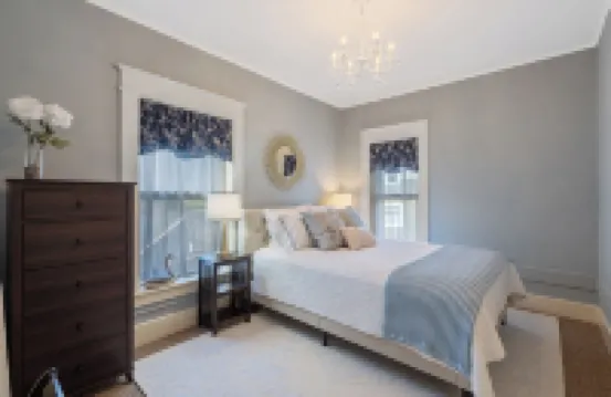 BEAUTIFUL village apt.  Walk to river, shops, eateries. Great for getaway / work Hotels in Lysander