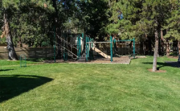 Updated Mount Bachelor Village 2-bedroom Condo,  Enjoy Resort Amenities! with AC