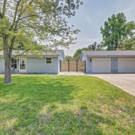 Spacious 3Bd Home~10Min IU Baseball~2 K Beds~Huge Kitchen~Fire Pit+Ping Pong