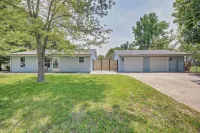 Spacious 3Bd Home~10Min IU Baseball~2 K Beds~Huge Kitchen~Fire Pit+Ping Pong - 4-Star