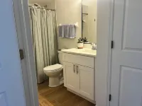 Cozy 1bed 1bath condo near Sanibel Island. Pool, fitness, hot tub.