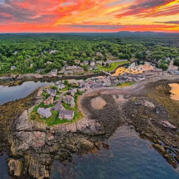 Oceanfront Condo in historic Perkins Cove  Ogunquit, Maine.  Direct oceanfront!