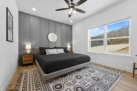 NEW! 6 Bedrooms, Indoor & Outdoor Pools, Hot Tub, Game Rm, Theater Rm, Lake View