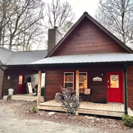 Cabin in Appalachian Mountains; Fast Internet, Sunset View, Hot Tub!