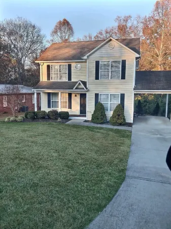 Spacious home near Lee University, historic downtown Cleveland