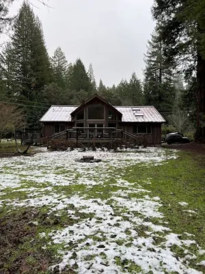 Redwood Creek Getaway! Отели рядом с достопримечательностью «Persimmons»