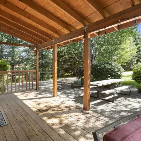 The Buck Spur | A Cozy Cottage close to Sandpoint & Silverwood