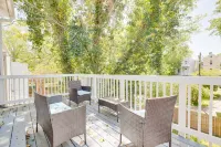 Superb 3BR W/Balcony Near Capitol Center