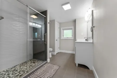 *CLEANING FEE WAIVED on 5+ Night Stay!*  Hot Tub, Dock, Fire Pit Beach/Pool