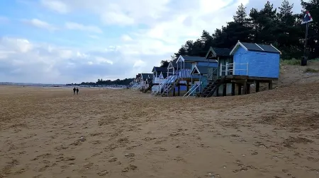 Flint Cottage - a charming home and dog friendly!