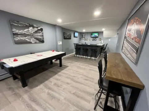 Huge Family Retreat w/Game Room & Movie Theater