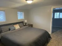 Cheerful 5 Bed/2 Bath Home < 3 blocks to Downtown
