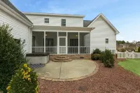 Southern Charm! Theater Room, Hot Tub, Game Space!