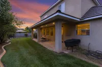 Hot Tub Game Room. Sleeps 17. You Tube TV. 20 minutes to Zions Natl Park