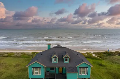 NEW! Beachfront! Panorama 4/3 Sleeps 14 Awesome
