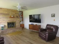 Charming 3-bedroom farmhouse with amazing views! Hotel a La Plata County