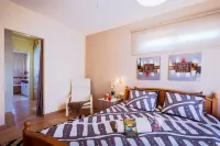 Escelente Villa Familiar con Piscina Privada en el Centro de Corralejo Playa -  Ferienhäuser