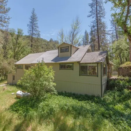 Yosemite vacation rental 30 minutes from Yosemite Valley's main gate.