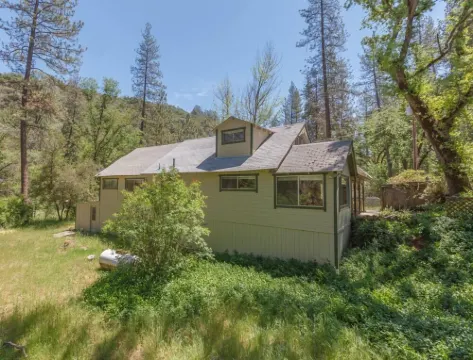 Yosemite vacation rental 30 minutes from Yosemite Valley's main gate.