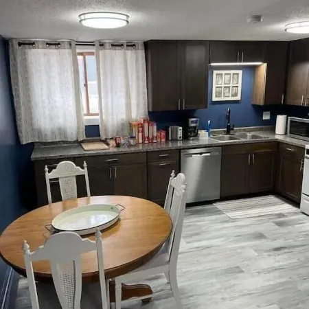 Entire Lower Level Just Off Interstate, Free Breakfast, 1,100 Sq Ft