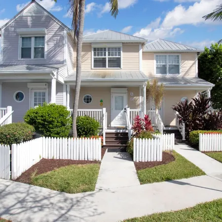 Majestic Marina View- 2/2.5 townhome looking over Hawks Cay Marina.