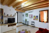 Single house with parking space and garden