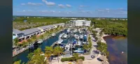 KEY LARGO Lake View Townhome