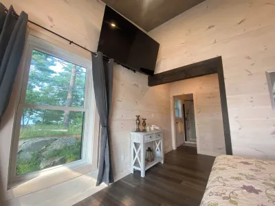 Private Island Cottage-Spectacular Sunsets-Main Channel View & Protected Cove!