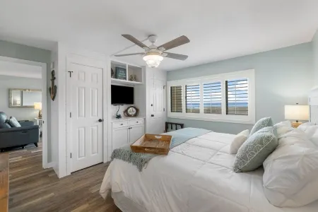 🏖 3BR/3BA 👀 Ground Floor @ Pinnacle Port ☀️ 🐚 50 🩴🩴 to the sand