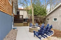 The Ranch by the Bay- Steps to Lake Geneva shoreline!