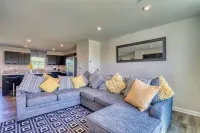 Beautiful Peaceful Home Hotels in Cambridge