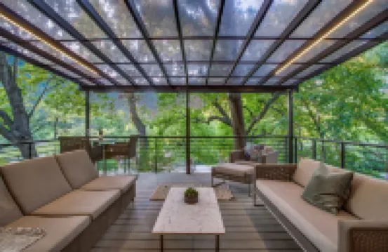 Architectural gem with treetop view & SwimSpa 6min to Bishop Arts, 15 to Downtow