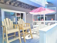 BD43 Gulf Views, End Unit -Many Amenities, High Speed WiFi, Dog Friendly