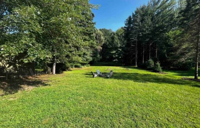Updated, bright, and peaceful cottage in Lakeside